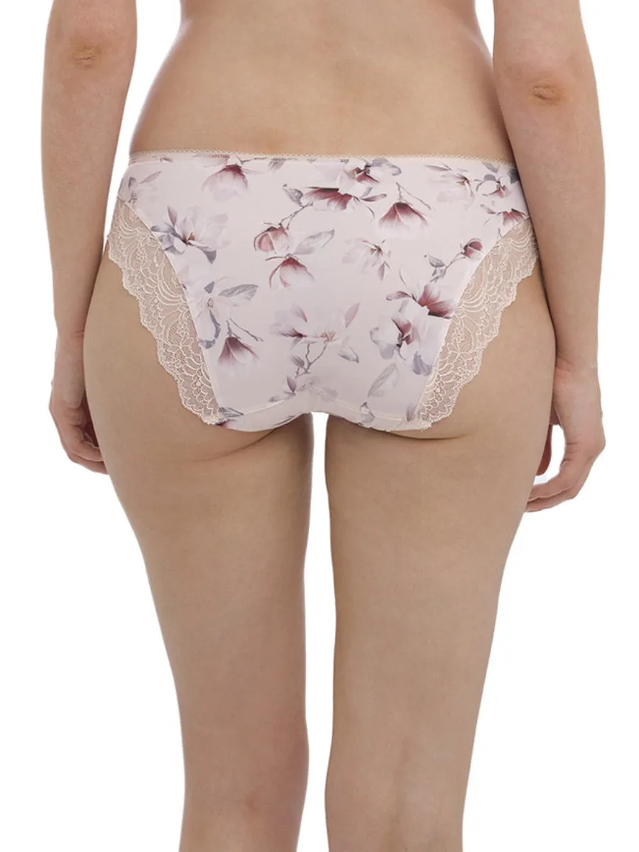 Lucia Brief