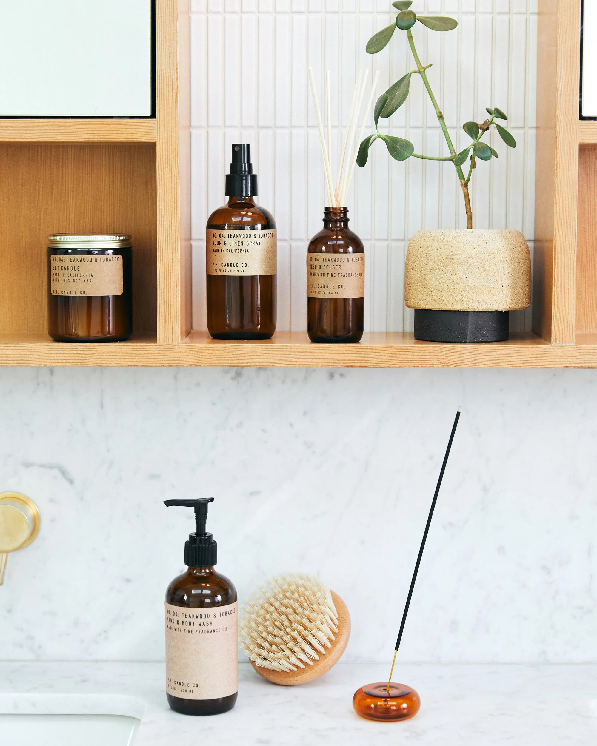 P.F. Candle Co. Room & Linen Spray Large - Teakwood & Tobacco