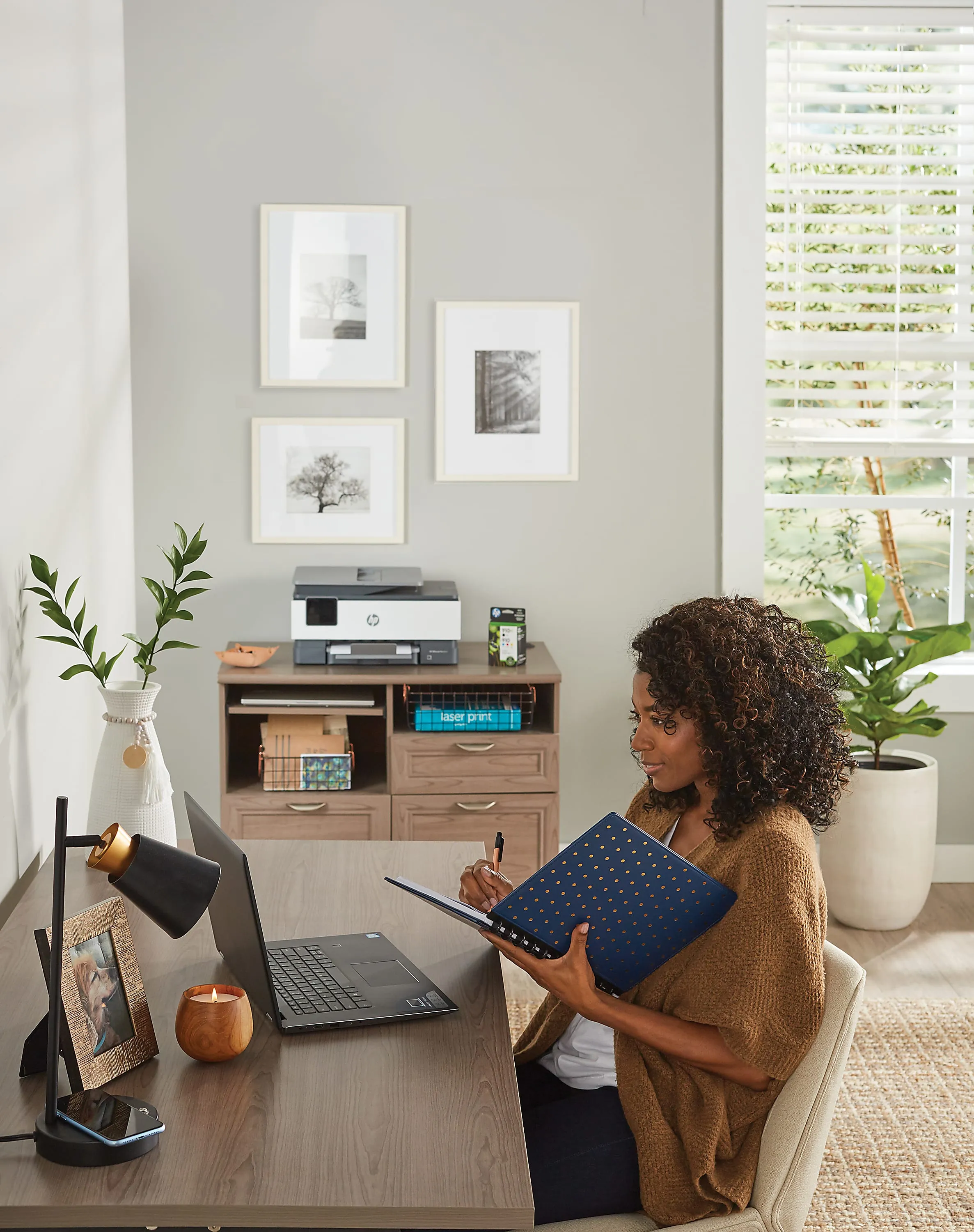 Realspace™ Vilara LED Desk Lamp with Wireless Charging Pad & USB Port