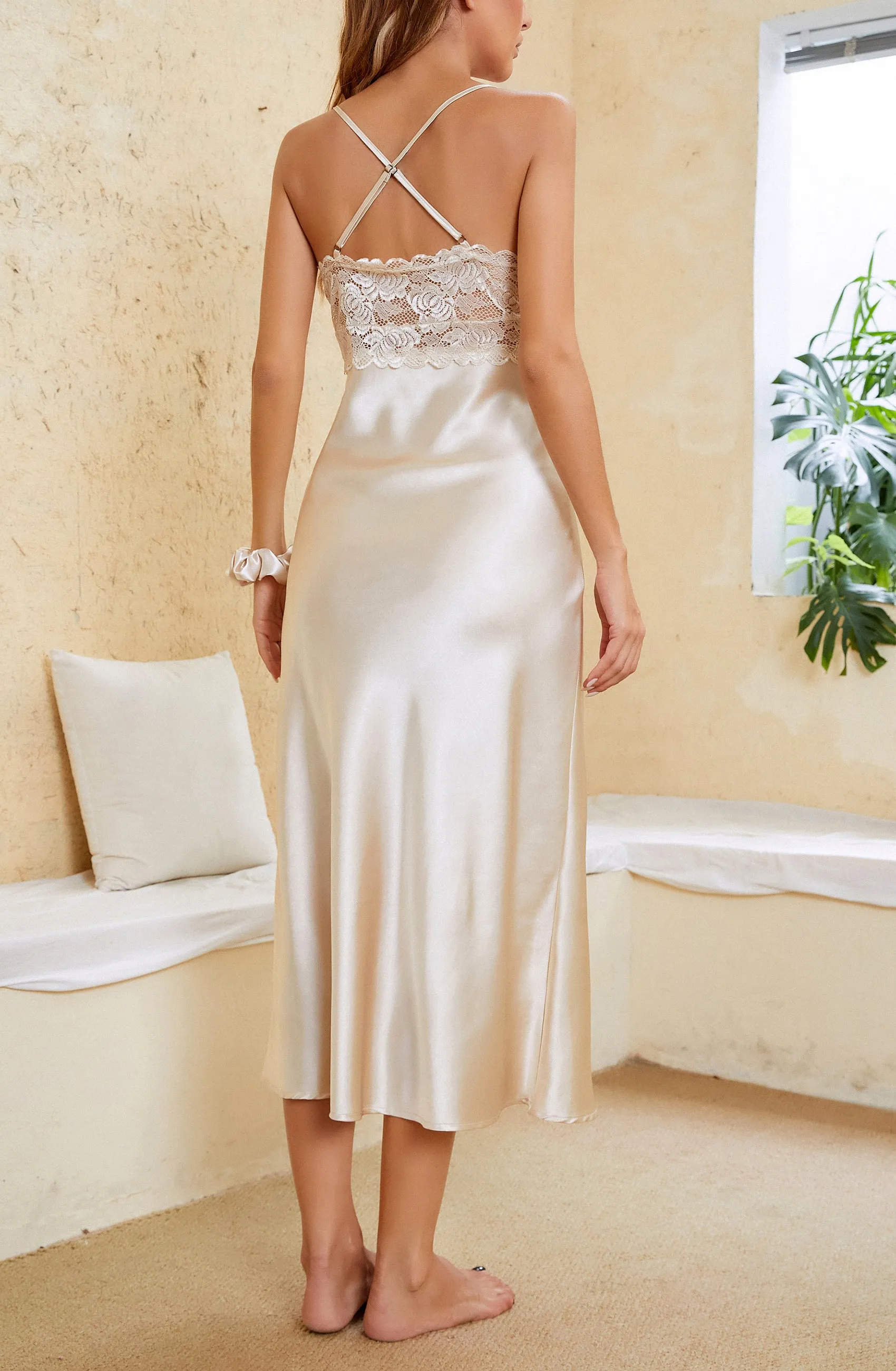Sexy V-neck Nightgown Lace Lingerie Chemises Sleeveless Sleep Dress For Women Elegant Champagne
